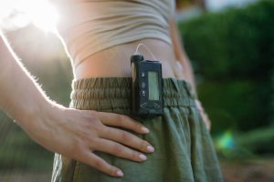 pros-and-cons-insulin-pumps (1)
